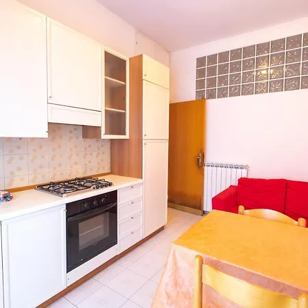 Agenzia Vear Marina Apartament